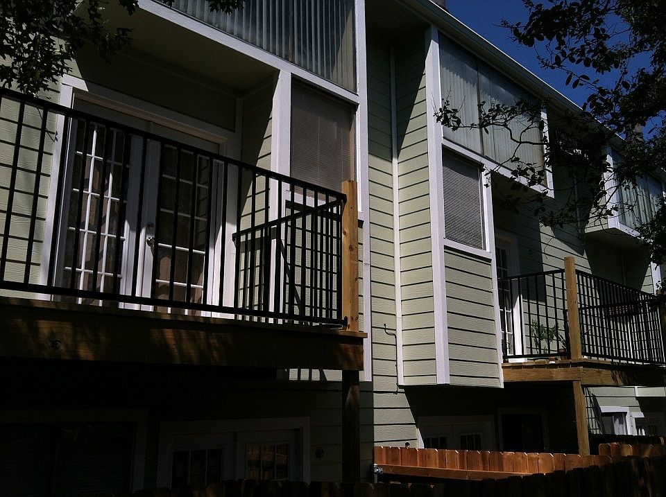 1st image of 1600 West Ave APT 17