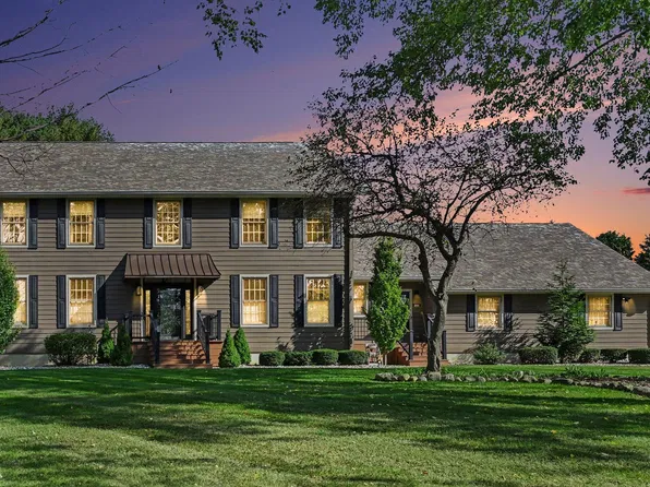 3691 W Pawnee Dr, La Porte, IN 46350