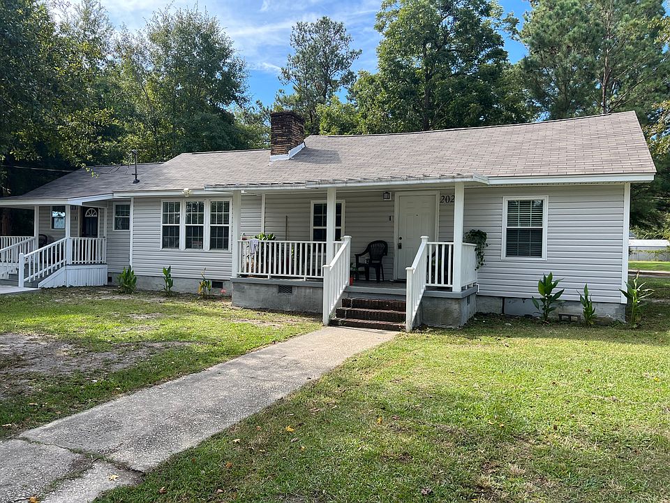 1st image of 202 E Keitt St