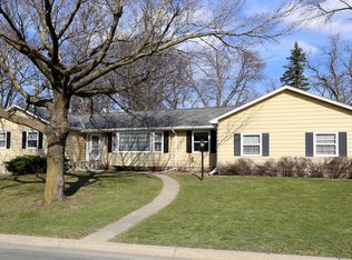 235 Lake St SW, Hutchinson, MN 55350