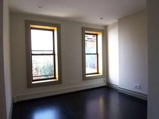 Rented by R New York | media 27