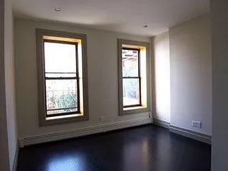 Rented by R New York