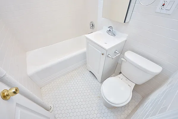 Rented by One Eleven Residential, Inc. | media 31