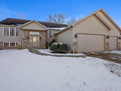 325 Coyote Trl, Kouts, IN, 46347