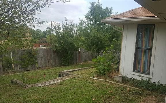 4th image of 2219 Cedarcrest Dr