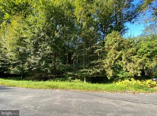 1740 Brookside Ln, Vienna, VA 22182