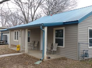 1102 N Osage Ave, Claremore, OK 74017
