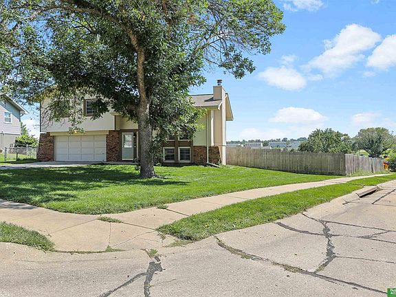 3rd image of 2705 Ponderosa Dr