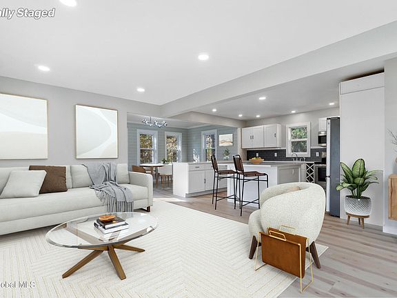 2nd image of 7 W Circular Court