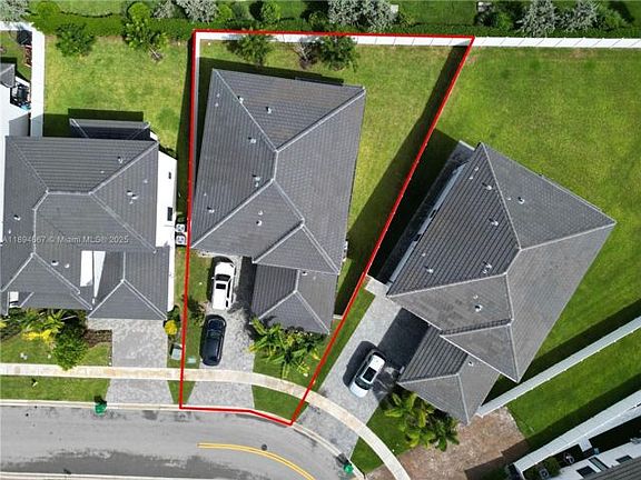 5th image of 4577 SW 173rd Ave