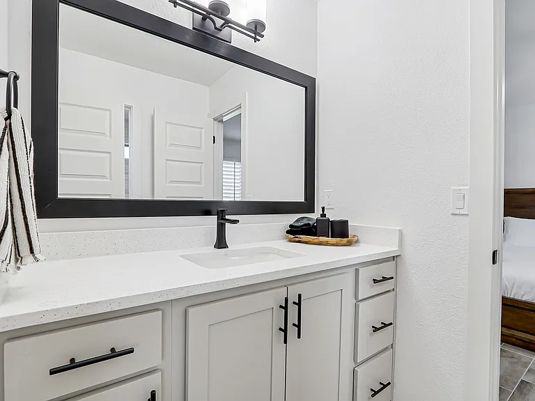 Full bathroom!