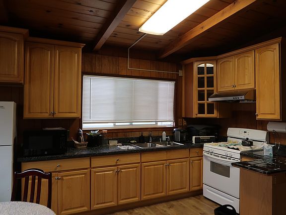 5th image of 160 Arbor Ct