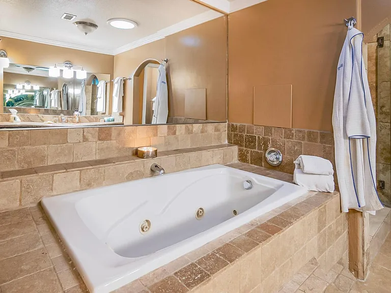 356 S Mohler Dr — Photo 60