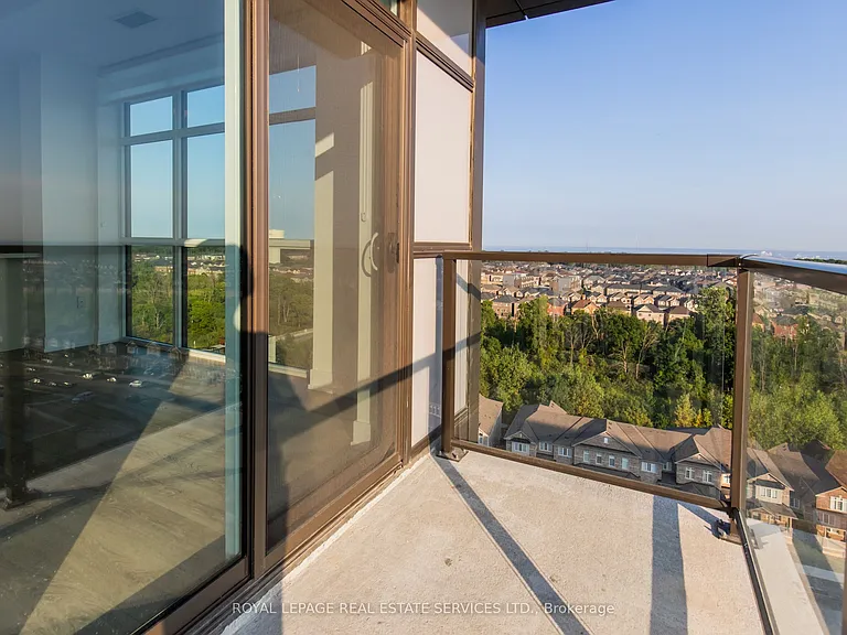 470 Dundas St E #1211 — Photo 19