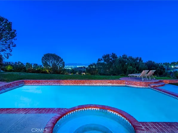 19639 Weeburn Ln, Tarzana, CA 91356