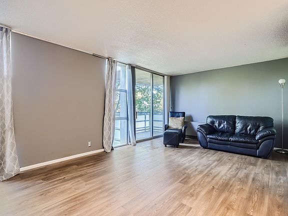 2nd image of 2500 S York St APT 302