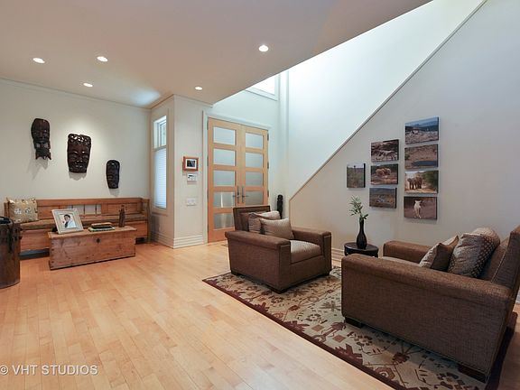 3rd image of 929 Marion Ave