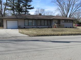 316 N 6th St, Monmouth, IL 61462