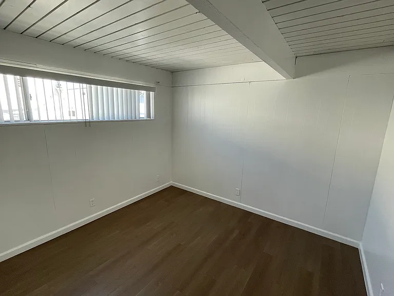 44 Bennett Ave #B — Photo 5
