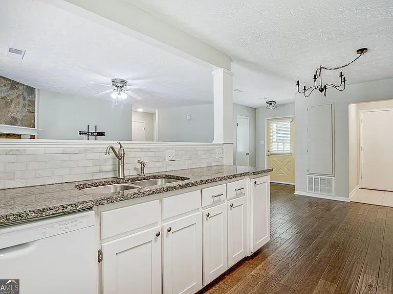 413 Deergrass Trl — Photo 14