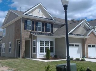 10106 Knotty Pine Ln, Raleigh, NC 27617