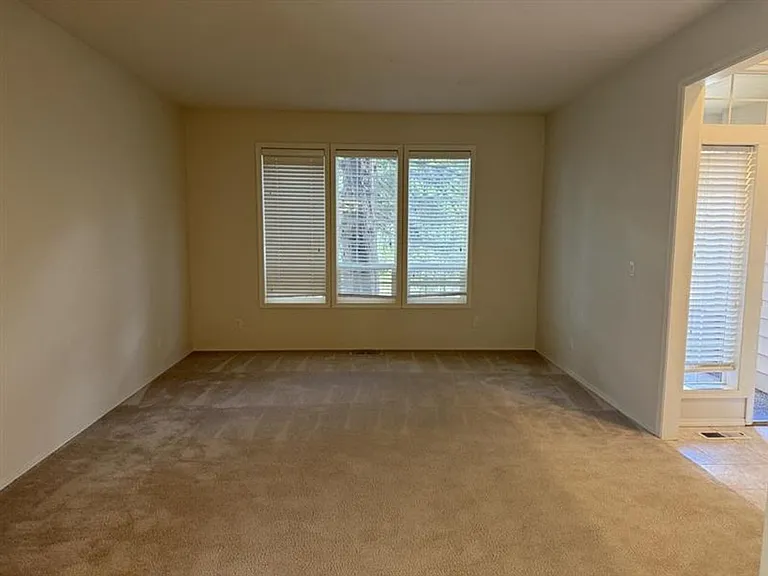 12556 NW Brimpton Ct — Photo 3