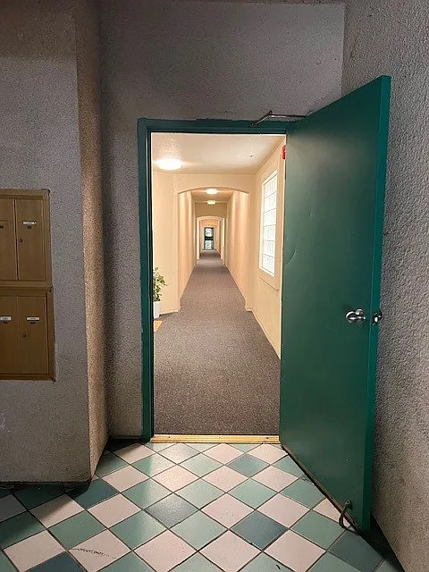 1 bed, 550 sqft, $1,700 — Photo 4