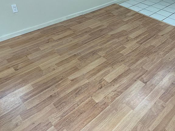 2nd image of 3019 Oakland Blvd NW
