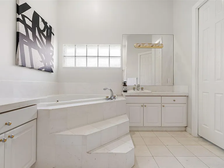 4903 NW 101st Ave — Photo 40