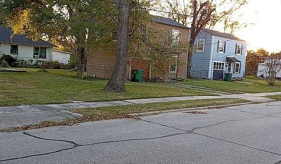2nd image of 403 W Orange Ave