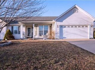 306 Grand Oaks Ct, Wentzville, MO