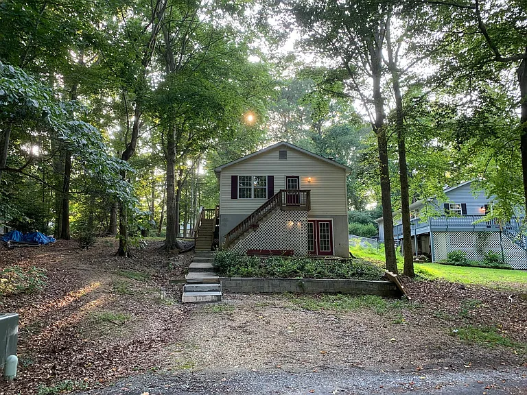 8441 Pine Blvd — Photo 34