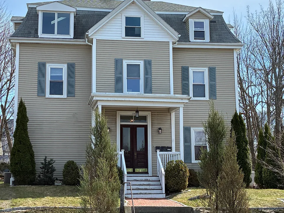 77 King St #1