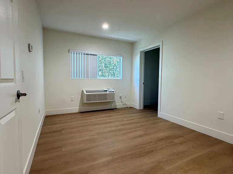 7311-7313 S Broadway #1 — Photo 6