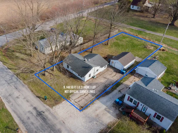 17122 10th Ave N, Carbon Cliff, IL 61239