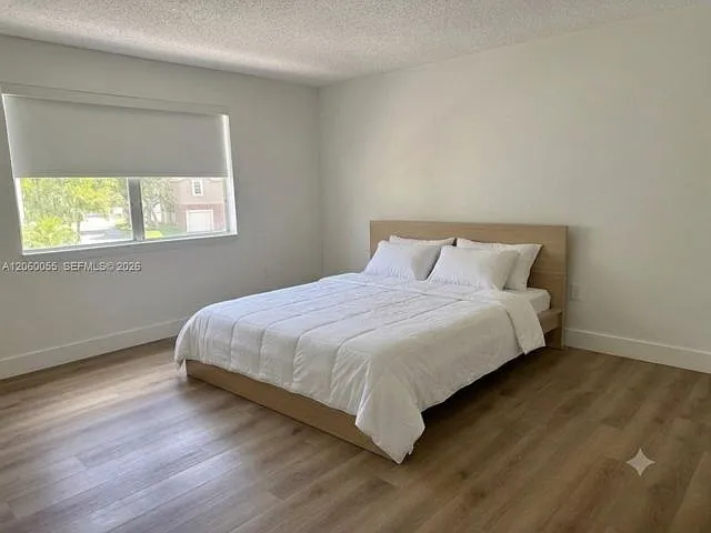 3 bed, 2.5 bath, 1449 sqft, $3,200 — Photo 4