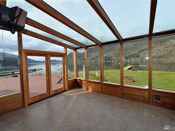3rd image of 3862 S Bay Dr