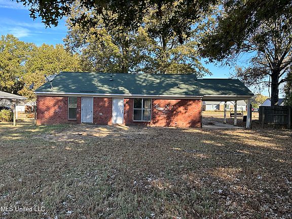 3rd image of 3635 Heathcliff Dr