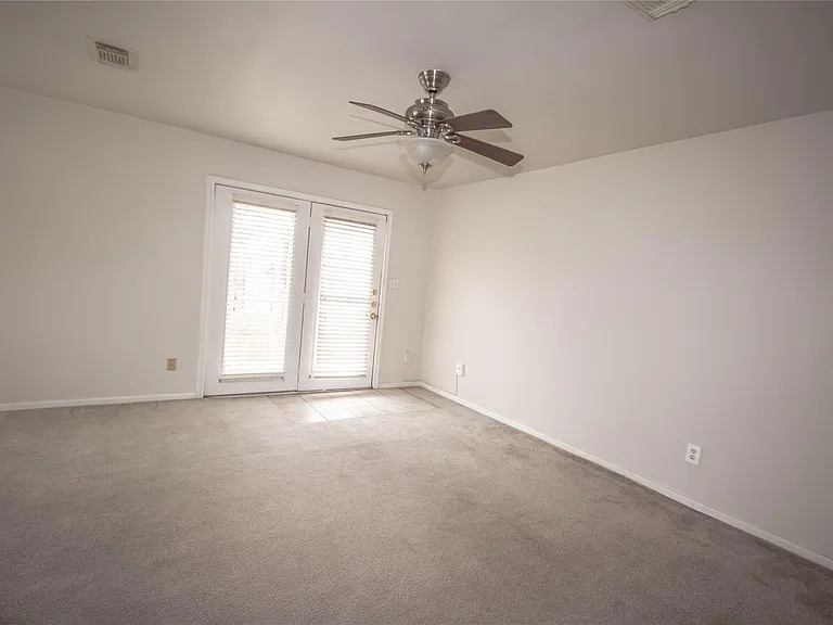 1610 Wheeler St #2 — Photo 5