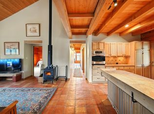 125 Apache Canyon Trl, Santa Fe, NM 87505