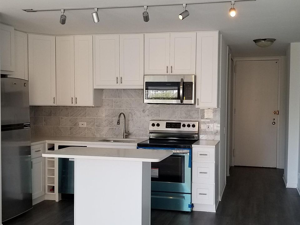 Kitchen with island and dishwasher - newly remodeled