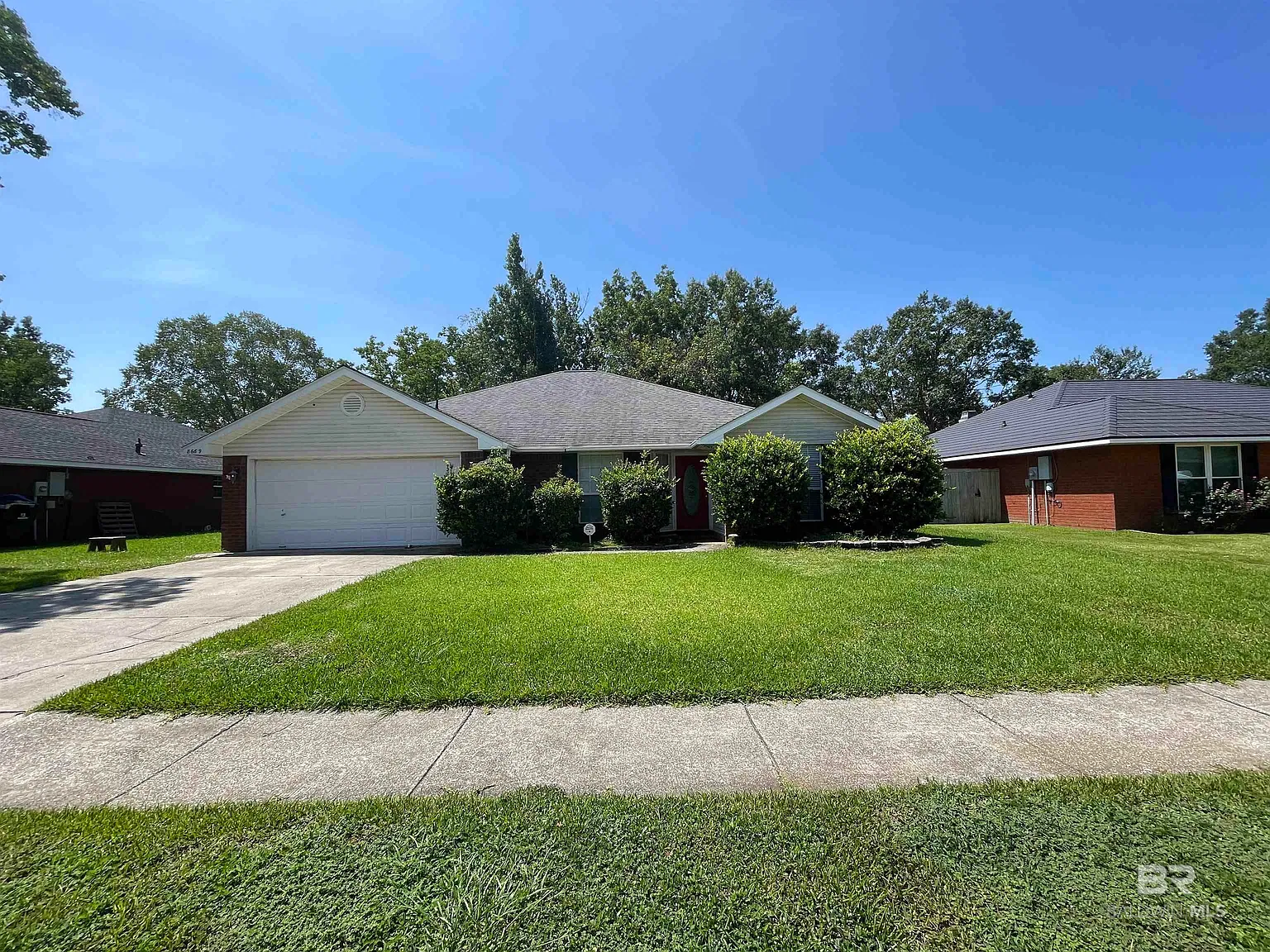 4 bed, 2.0 bath, 2004 sqft, $1,895 — Photo 1