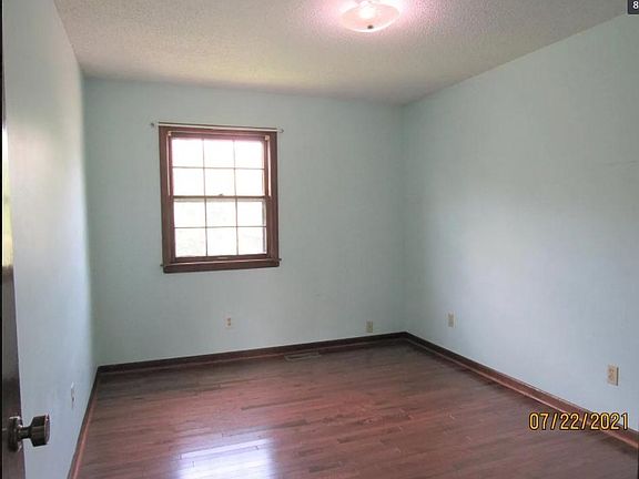 5th image of 6886 W 167th St