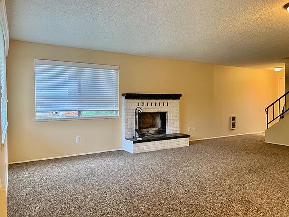 3rd image of 1612 SE 145th Ct