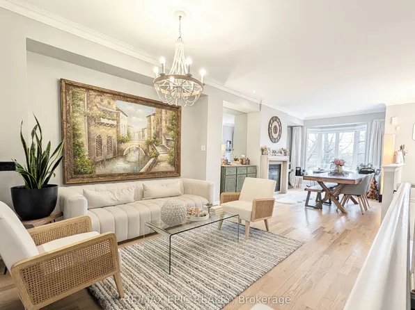 235 Van Dusen Blvd #3, Toronto, ON M8Z 3J2