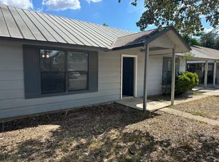 401 Adams Ln, Pleasanton, TX 78064