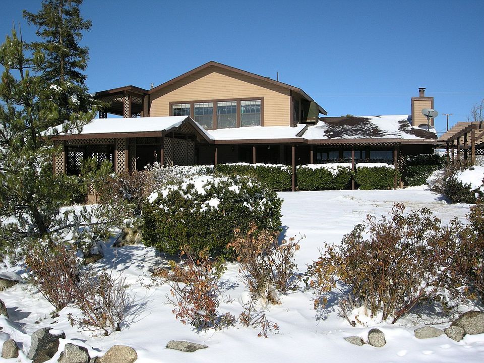 View from driveway of front.