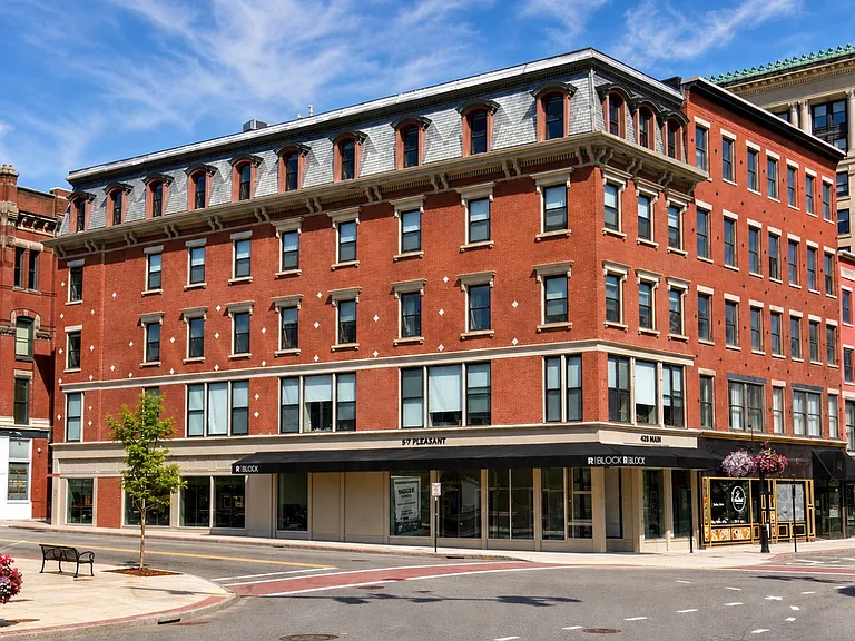 5-7 Pleasant St #201B — Photo 1