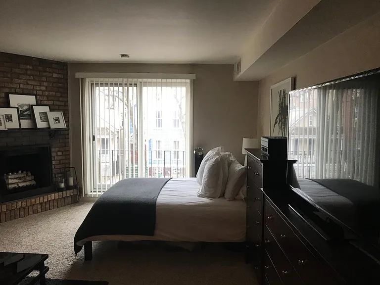 2828 N Burling St #308 — Photo 7