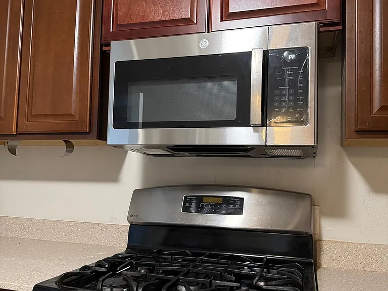 Range + Oven